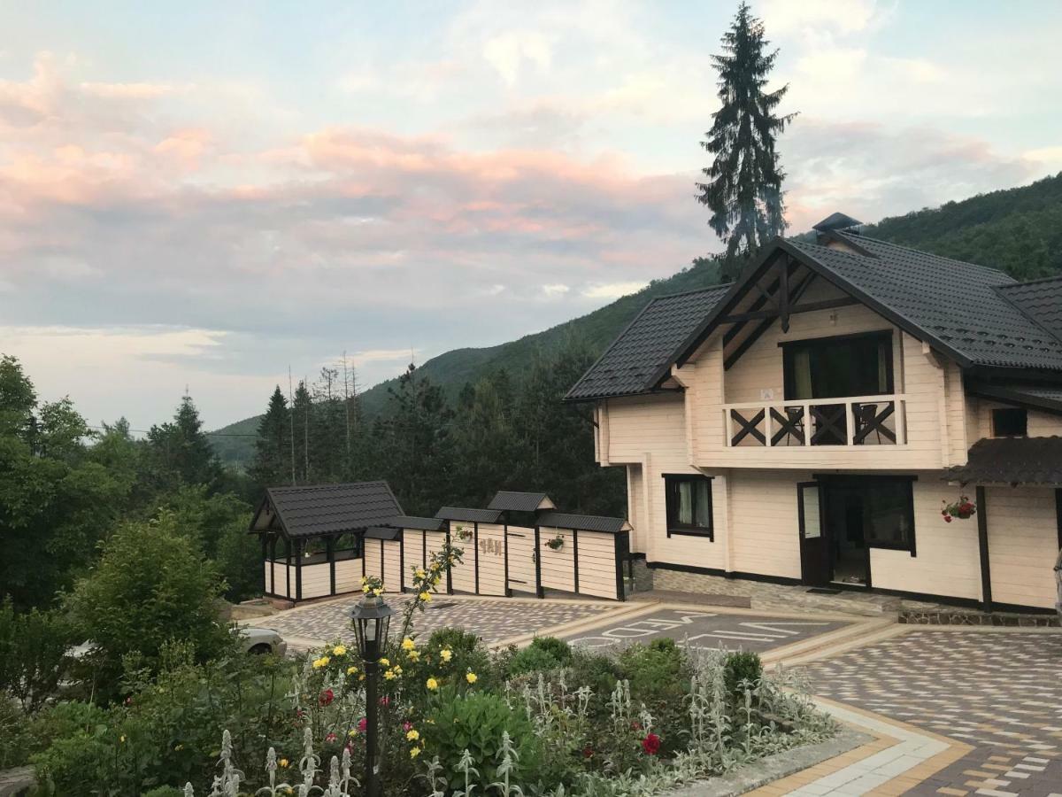 Villa Medova Косив Екстериор снимка